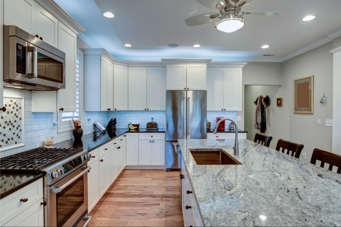 marble vs quartz worktops in the kitchen
